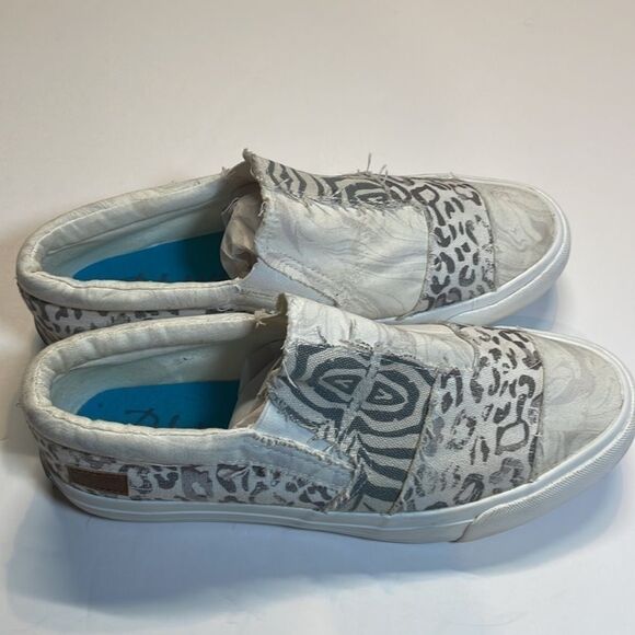 Blowfish Patchwork Canvas Slip On Sneakers Distressed Gray Animal Print Sz 8.5 - Picture 2 of 7